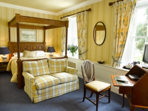 Four Poster Fossebridge Room